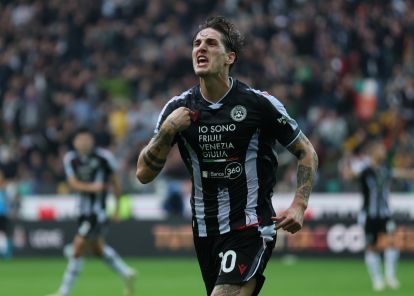 UDINE, ITALY - NOVEMBER 01: Nicolò Zaniolo of Udinese celebrates scoring his team's first goal during the Serie A match between Udinese Calcio and Atalanta BC at Stadio Friuli on November 01, 2025 in Udine, Italy. (Photo by Timothy Rogers/Getty Images)