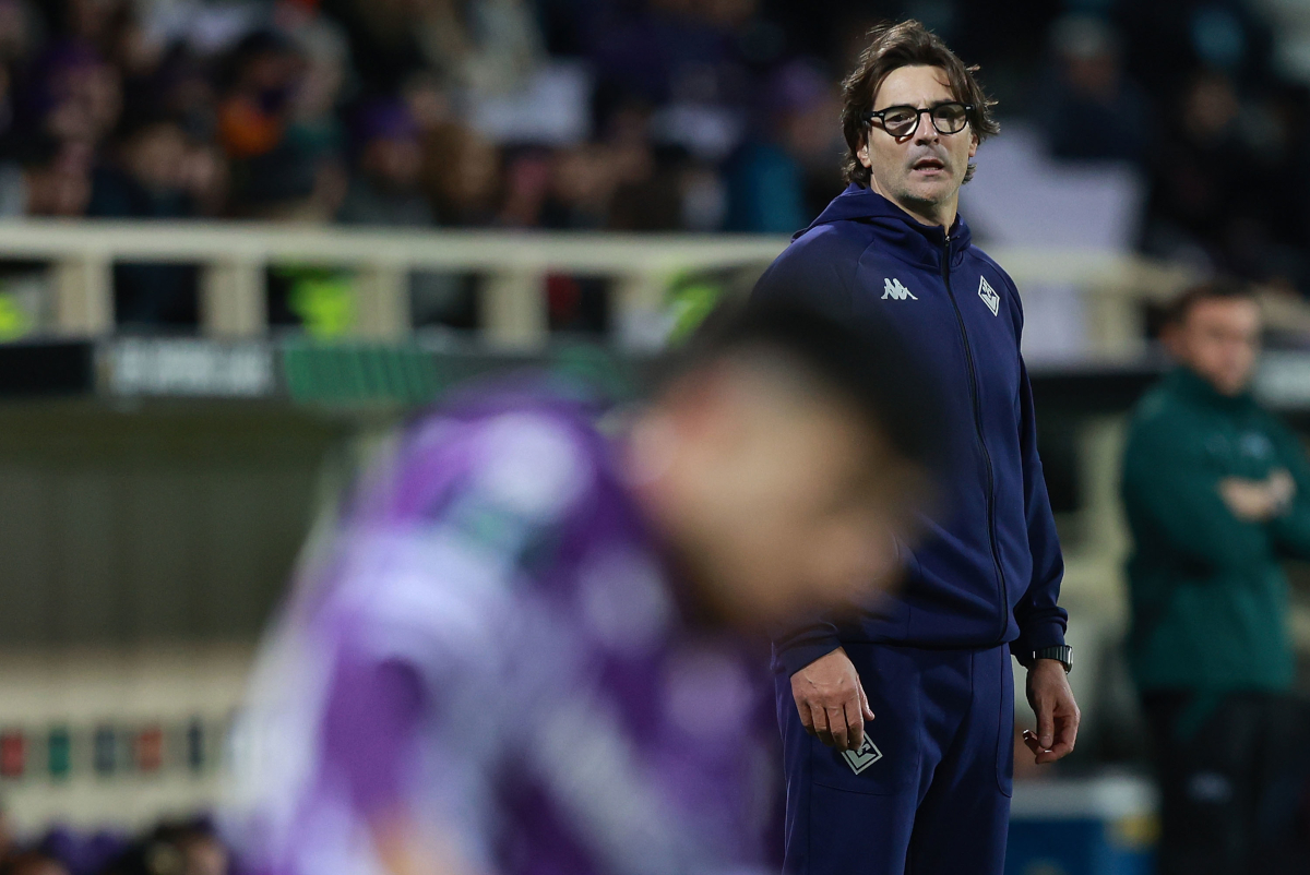 FLORENCE, ITALY - NOVEMBER 27: Head coach Paolo Vanoli manager of ACF Fiorentina looks on during the UEFA Conference League 2025/26 League Phase MD4 match between ACF Fiorentina and AEK Athens FC at Stadio Artemio Franchi on November 27, 2025 in Florence, Italy. (Photo by Gabriele Maltinti/Getty Images)