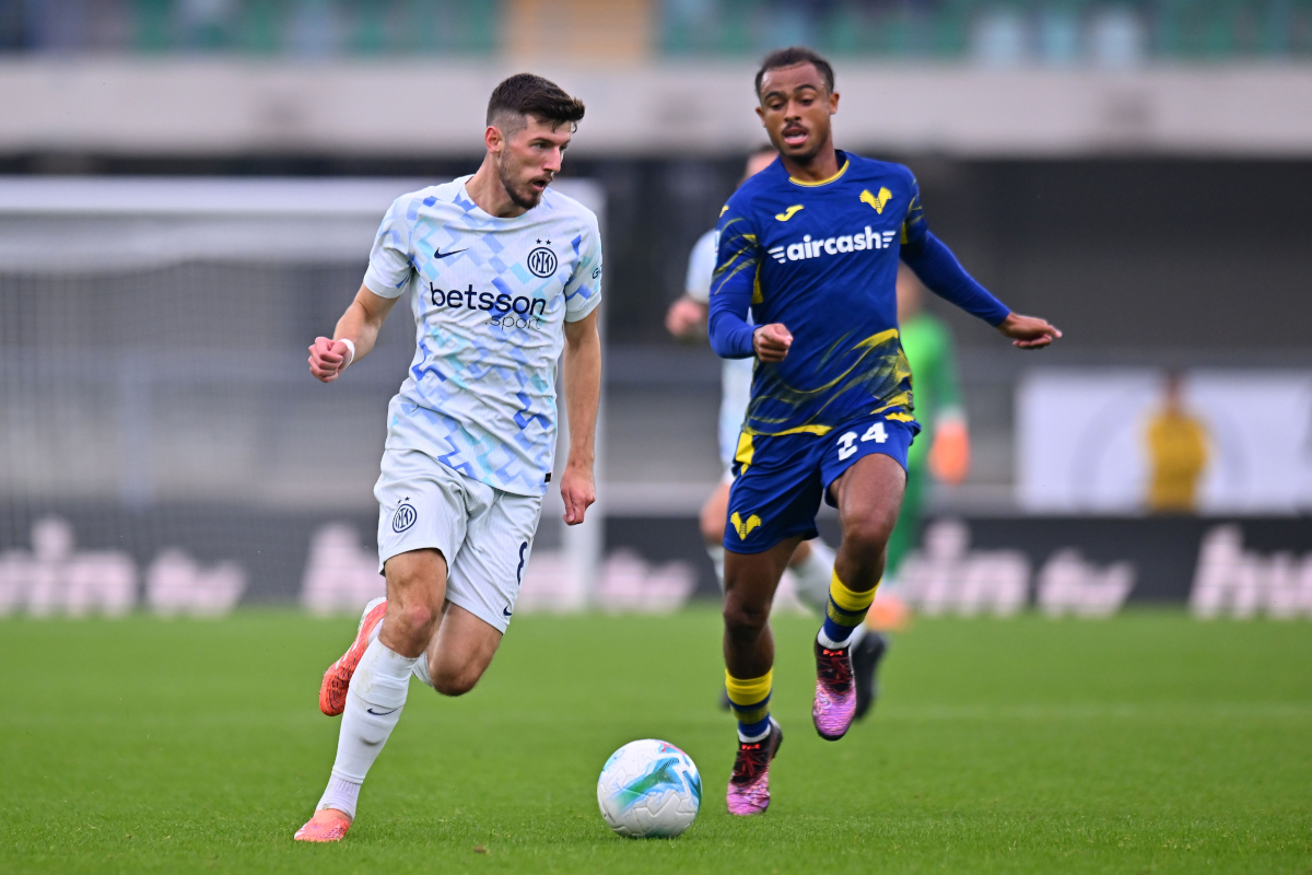 VERONA, ITALY - NOVEMBER 02: Petar Sucic of FC Internazionale during the Serie A match between Hellas Verona FC and FC Internazionale at Stadio Marcantonio Bentegodi on November 02, 2025 in Verona, Italy. (Photo by Alessandro Sabattini/Getty Images)
