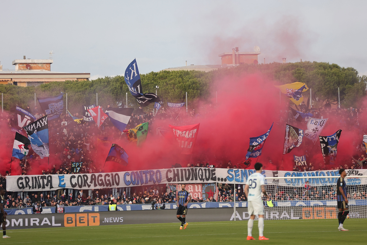 Serie A official Week 17 line-ups PISA, ITALY - NOVEMBER 30: Fans of Pisa Sporting Club fire smoke flares during the Serie A match between Pisa SC and FC Internazionale at Arena Garibaldi on November 30, 2025 in Pisa, Italy. (Photo by Gabriele Maltinti/Getty Images)