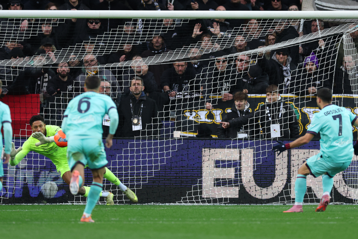 Serie A | Udinese 0-3 Bologna: Pobega inspires away triumph UDINE, ITALY - NOVEMBER 22: Maduka Okoye of Udinese makes a save from Riccardo Orsolini's penalty for Bologna during the Serie A match between Udinese Calcio and Bologna FC 1909 at Stadio Friuli on November 22, 2025 in Udine, Italy. (Photo by Timothy Rogers/Getty Images)