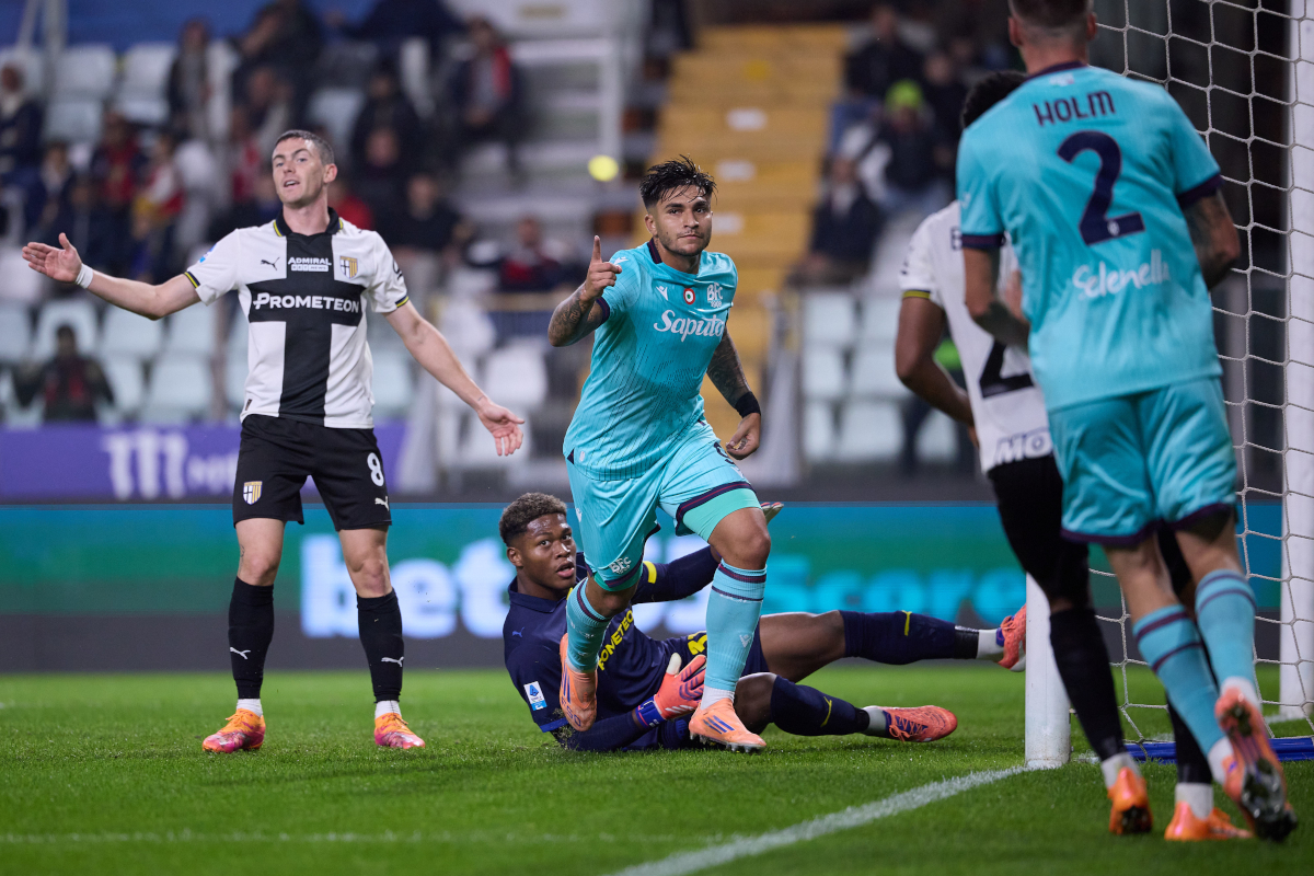 PARMA, ITALY - NOVEMBER 02: Santiago Castro of Bologna FC celebrates after scoring his team's first goal during the Serie A match between Parma Calcio 1913 and Bologna FC 1909 at Stadio Ennio Tardini on November 02, 2025 in Parma, Italy. (Photo by Emmanuele Ciancaglini/Getty Images)