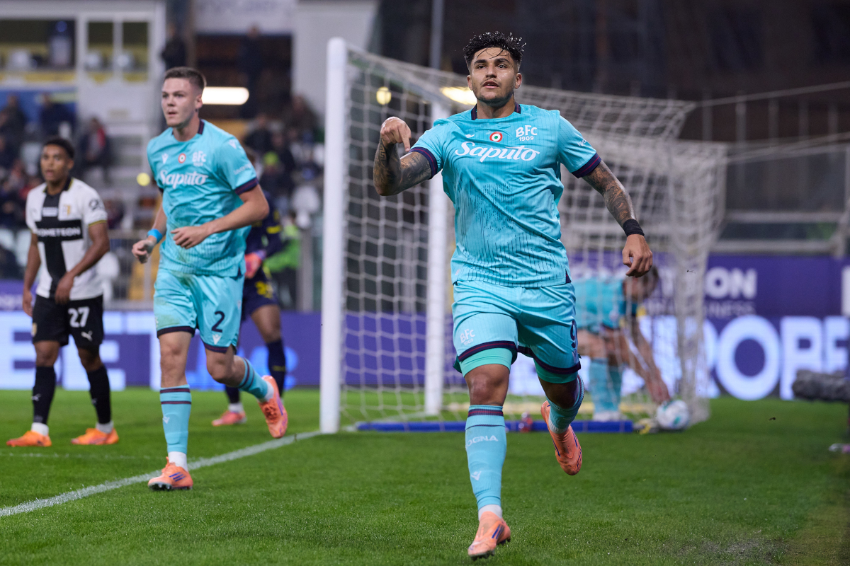 PARMA, ITALY - NOVEMBER 02: Santiago Castro of Bologna FC celebrates after scoring his team's first goal during the Serie A match between Parma Calcio 1913 and Bologna FC 1909 at Stadio Ennio Tardini on November 02, 2025 in Parma, Italy. (Photo by Emmanuele Ciancaglini/Getty Images)