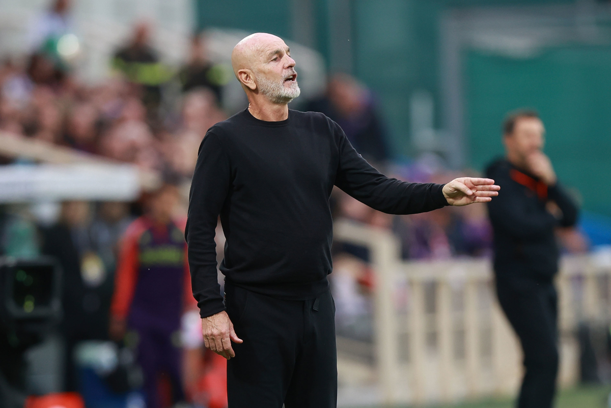 FLORENÇA, ITÁLIA - 2 DE NOVEMBRO: O técnico da ACF Fiorentina, Stefano Pioli, gesticula durante a partida da Série A entre ACF Fiorentina e US Lakes em Artemio Franchi em 2 de novembro de 2025 em Florença, Itália. (Foto de Gabriel Mulanti/Getty Images)