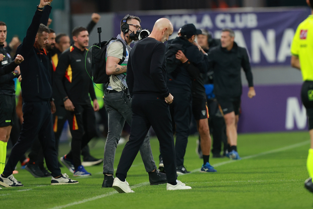 FLORENCE, ITALY - NOVEMBER 2: ACF Fiorentina head coach Stefano Pioli reacts during the Serie A match between ACF Fiorentina and US Lecce at the Artemio Franchi on November 2, 2025 in Florence, Italy. (Photo by Gabriele Martinti/Getty Images)
