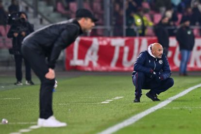 BOLOGNA, ITALY - NOVEMBER 06: Vincenzo Italiano head coach of Bologna FC during the UEFA Europa League 2025/26 League Phase MD4 match between Bologna FC 1909 and SK Brann at Stadio Renato Dall'Ara on November 06, 2025 in Bologna, Italy. (Photo by Alessandro Sabattini/Getty Images)
