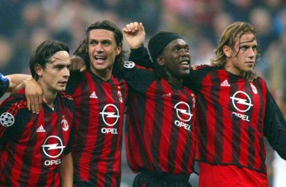 MILAN, ITALY - OCTOBER 23: CHAMPIONS LEAGUE 02/03, Mailand; AC MAILAND - FC BAYERN MUENCHEN 2:1; SCHLUSS JUBEL TEAM MAILAND - Filippo INZAGHI, Paolo MALDINI, Clarence SEEDORF, Samuele DALLA BONA (Photo by Martin Rose/Bongarts/Getty Images)