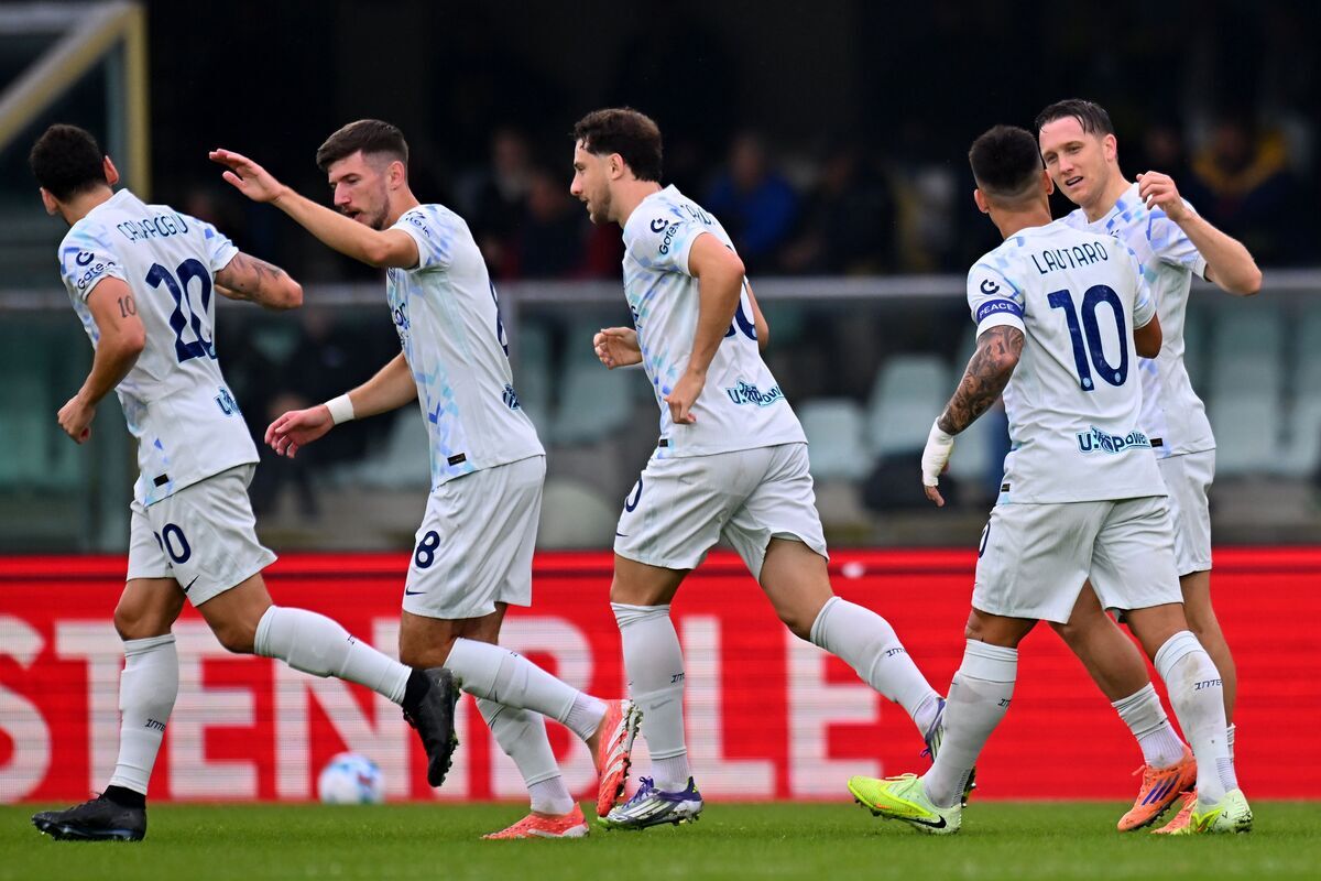 Video: Zielinski scores goal of the season contender in Verona vs. Inter