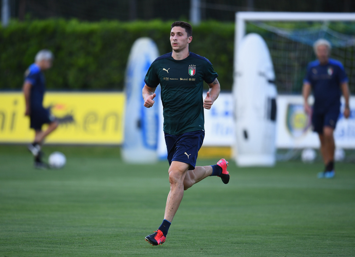 FLORENCE, ITALY - SEPTEMBER 03: Mattia Caldara of Italy in action during the training session at Centro Tecnico Federale di Coverciano on September 3, 2020 in Florence, Italy. (Photo by Claudio Villa/Getty Images)