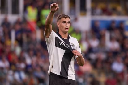 PARMA, ITALY - AUGUST 30: Mateo Pellegrino of Parma Calcio reacts during the Serie A match between Parma Calcio 1913 and Atalanta BC at Stadio Ennio Tardini on August 30, 2025 in Parma, Italy. (Photo by Emmanuele Ciancaglini/Getty Images) (Milan linnks)