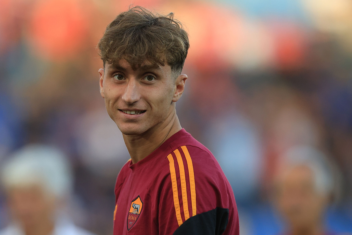 PISA, ITALY - AUGUST 30: Tommaso Baldanzi of AS Roma looks on during the Serie A match between Pisa SC and AS Roma at Arena Garibaldi on August 30, 2025 in Pisa, Italy. (Photo by Gabriele Maltinti/Getty Images)