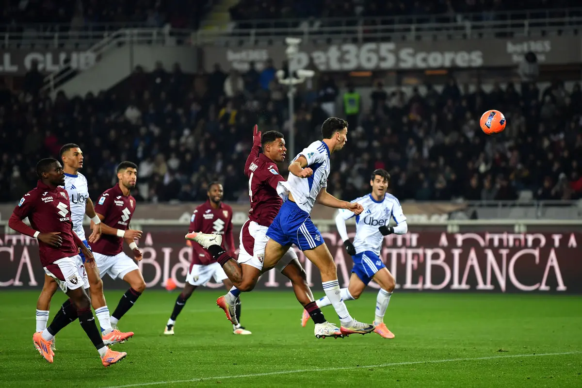 https://icdn.football-italia.net/wp-content/uploads/2025/11/torino-fc-v-como-1907-serie-a-3.jpg.webp
