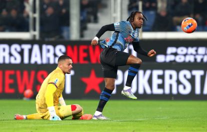 BERGAMO, ITALY - DECEMBER 13: Ademola Lookman of Atalanta runs with the ball away from Elia Caprile of Cagliari during the Serie A match between Atalanta BC and Cagliari Calcio at Gewiss Stadium on December 13, 2025 in Bergamo, Italy. (Photo by Marco Luzzani/Getty Images)