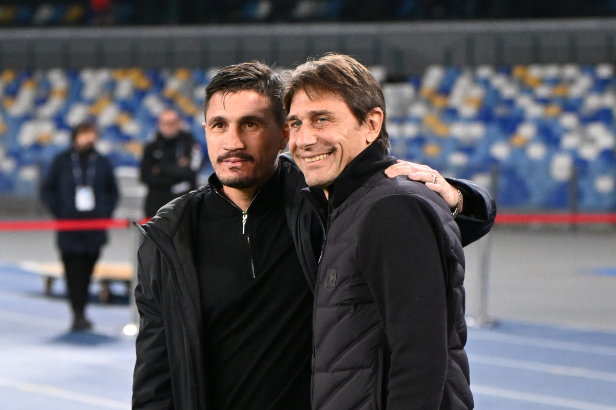 NAPLES, ITALY - DECEMBER 03: Fabio Pisacane, Head Coach of Cagliari, and Antonio Conte, Head Coach of SSC Napoli, pose for a photo prior to the Coppa Italia round of 16 match between SCC Napoli and Cagliari Calcio at Stadio Diego Armando Maradona on December 03, 2025 in Naples, Italy. (Photo by Francesco Pecoraro/Getty Images)