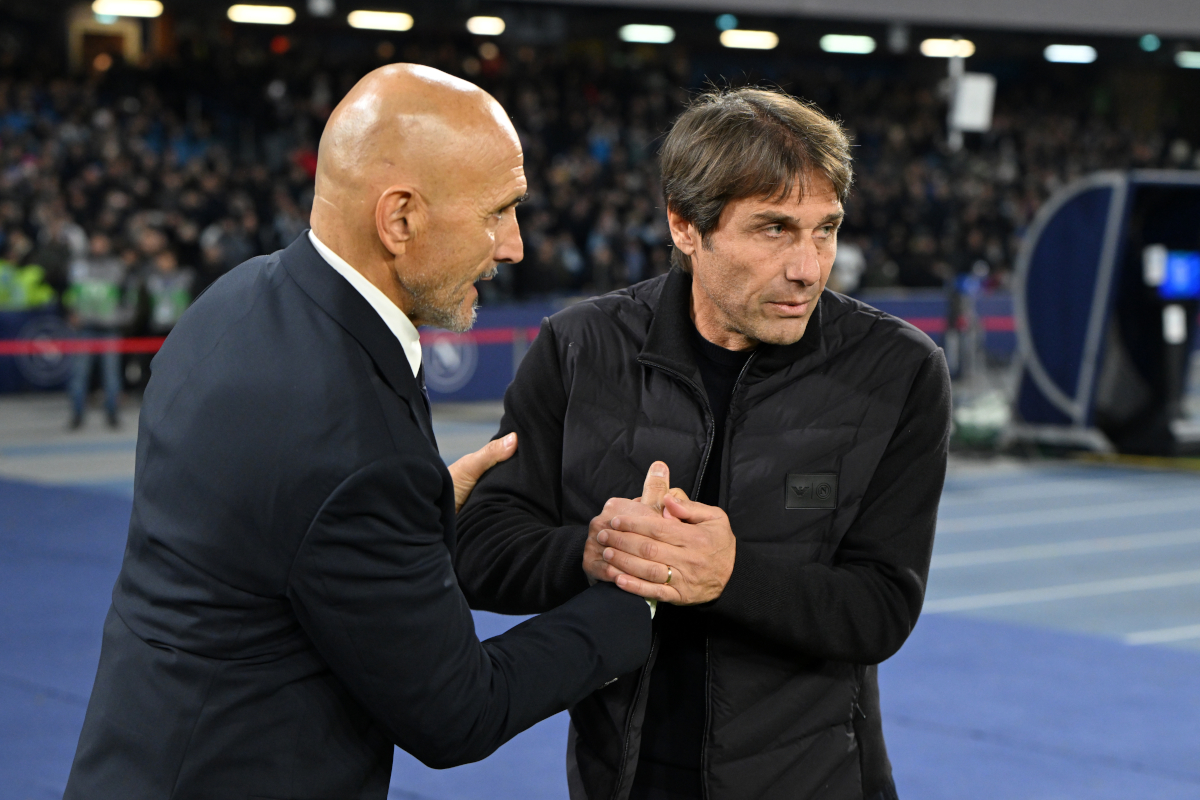 NAPLES, ITALY - DECEMBER 07: Antonio Conte (R), Head Coach of SSC Napoli, and Luciano Spalletti, Head Coach of Juventus, shake hands prior to the Serie A match between SSC Napoli and Juventus FC at Stadio Diego Armando Maradona on December 07, 2025 in Naples, Italy. (Photo by Francesco Pecoraro/Getty Images)