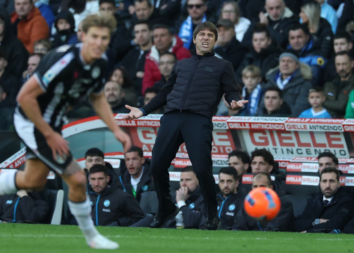UDINE, ITALY - DECEMBER 14: Manager of Napoli, Antonio Conte, reacts during the Serie A match between Udinese Calcio and SSC Napoli at Stadio Friuli on December 14, 2025 in Udine, Italy. (Photo by Timothy Rogers/Getty Images)
