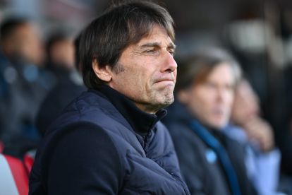 CREMONA, ITALIA - 28 DESEMBER: Pelatih Antonio Conte dari SSC Napoli bereaksi selama pertandingan Serie A antara US Cremonese dan SSC Napoli di Stadio Giovanni Zini pada 28 Desember 2025 di Cremona, Italia. (Foto oleh Marco M. Mantovani/Getty Images)