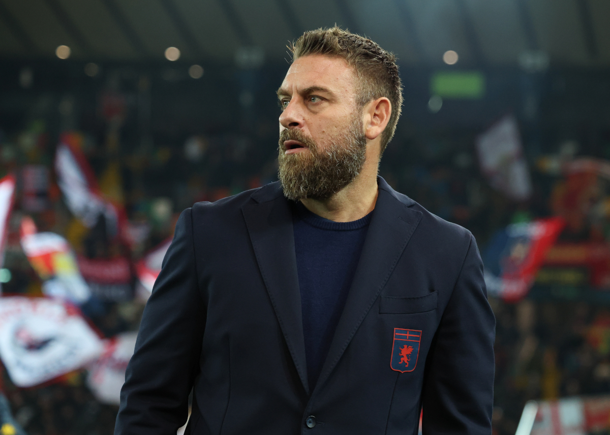 UDINE, ITALY - DECEMBER 08: Daniele De Rossi, manager of Genoa, looks on before kick off at the Serie A match between Udinese Calcio and Genoa CFC at Stadio Friuli on December 08, 2025 in Udine, Italy. (Photo by Timothy Rogers/Getty Images)
