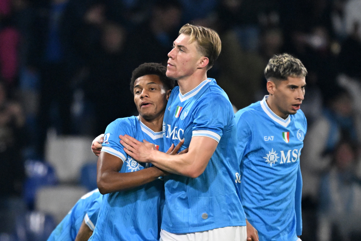 NAPLES, ITALY - DECEMBER 07: Rasmus Hojlund of SSC Napoli celebrates scoring his team's first goal with teammate David Neres during the Serie A match between SSC Napoli and Juventus FC at Stadio Diego Armando Maradona on December 07, 2025 in Naples, Italy. (Photo by Francesco Pecoraro/Getty Images)