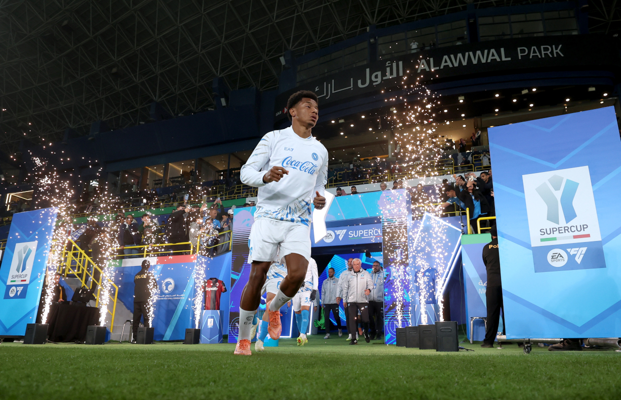 RIYADH, SAUDI ARABIA - DECEMBER 22: David Neres of SSC Napoli makes his way out to warm up prior to the Supercoppa Italiana Final between SSC Napoli and Bologna FC 1909 at King Saud University Stadium on December 22, 2025 in Riyadh, Saudi Arabia. (Photo by Yasser Bakhsh/Getty Images)