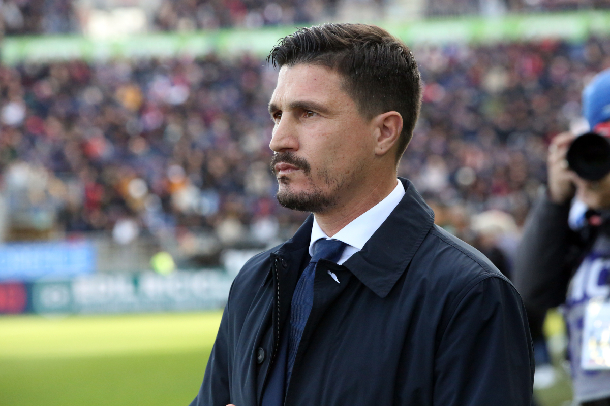 CAGLIARI, ITALY - DECEMBER 07: Cagliari's coach Fabio Pisacane looks on during the Serie A match between Cagliari Calcio and AS Roma at Stadio Sant'Elia on December 07, 2025 in Cagliari, Italy. (Photo by Enrico Locci/Getty Images)