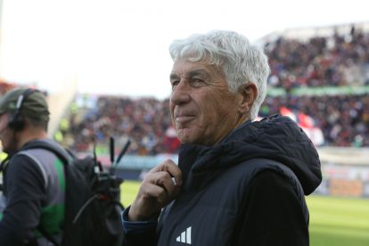 CAGLIARI, ITALY - DECEMBER 07: Roma's coach Gian Piero Gasperini look on during the Serie A match between Cagliari Calcio and AS Roma at Stadio Sant'Elia on December 07, 2025 in Cagliari, Italy. (Photo by Enrico Locci/Getty Images)