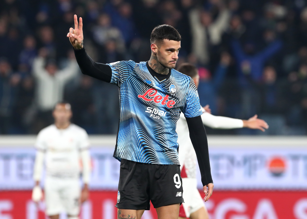 BERGAMO, ITALY - DECEMBER 13: Gianluca Scamacca of Atalanta celebrates scoring his team's second goal during the Serie A match between Atalanta BC and Cagliari Calcio at Gewiss Stadium on December 13, 2025 in Bergamo, Italy. (Photo by Marco Luzzani/Getty Images)