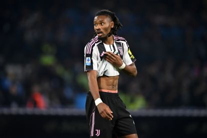 NAPLES, ITALY - DECEMBER 07: Khephren Thuram of Juventus reacts during the Serie A match between SSC Napoli and Juventus FC at Stadio Diego Armando Maradona on December 07, 2025 in Naples, Italy. (Photo by Francesco Pecoraro/Getty Images)