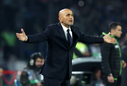 NAPLES, ITALY - DECEMBER 07: Luciano Spalletti, Head Coach of Juventus, reacts during the Serie A match between SSC Napoli and Juventus FC at Stadio Diego Armando Maradona on December 07, 2025 in Naples, Italy. (Photo by Francesco Pecoraro/Getty Images)