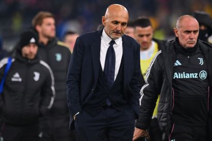BOLOGNA, ITALY - DECEMBER 14: Luciano Spalletti, Head Coach of Juventus, looks on as he leaves the dugout for half-time during the Serie A match between Bologna FC 1909 and Juventus FC at Renato Dall'Ara Stadium on December 14, 2025 in Bologna, Italy. (Photo by Alessandro Sabattini/Getty Images)