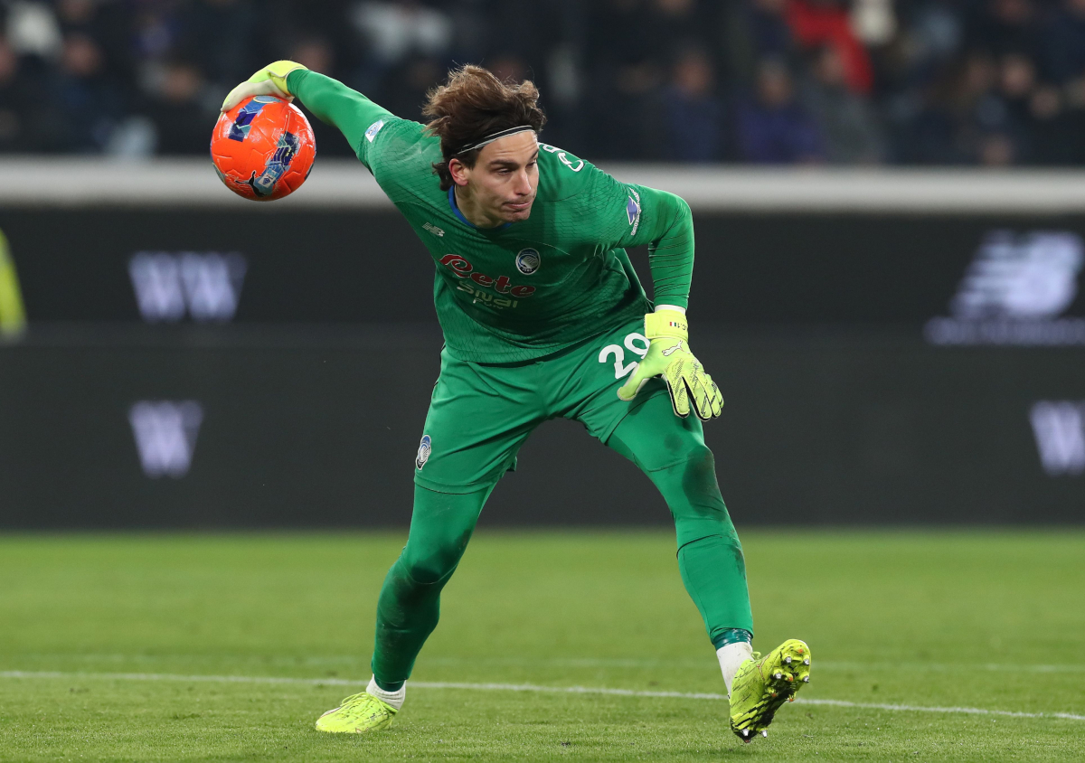 BERGAMO, ITALY - DECEMBER 28: Marco Carnesecchi of Atalanta BC in action during the Serie A match between Atalanta BC and FC Internazionale at New Balance Arena on December 28, 2025 in Bergamo, Italy. (Photo by Marco Luzzani/Getty Images)