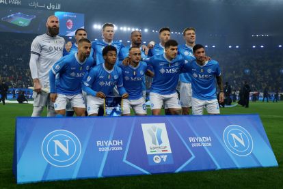 RIYADH, SAUDI ARABIA - DECEMBER 18: Players of SSC Napoli pose for a team photograph prior to the Supercoppa Italiana Semi-Final match between SSC Napoli and AC Milan at King Saud University Stadium on December 18, 2025 in Riyadh, Saudi Arabia. (Photo by Yasser Bakhsh/Getty Images)