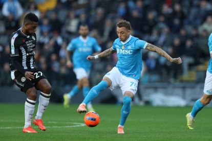 UDINE, ITALY - DECEMBER 14: Noa Lang of Napoli controls the ball during the Serie A match between Udinese Calcio and SSC Napoli at Stadio Friuli on December 14, 2025 in Udine, Italy. (Photo by Timothy Rogers/Getty Images)