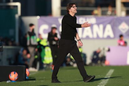 FLORENCE, ITALY - DECEMBER 14: Head coach Paolo Vanoli manager of ACF Fiorentina gestures during the Serie A match between ACF Fiorentina and Hellas Verona FC at Artemio Franchi on December 14, 2025 in Florence, Italy. (Photo by Gabriele Maltinti/Getty Images)