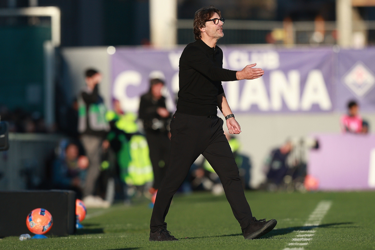 FLORENCE, ITALY - DECEMBER 14: Head coach Paolo Vanoli manager of ACF Fiorentina gestures during the Serie A match between ACF Fiorentina and Hellas Verona FC at Artemio Franchi on December 14, 2025 in Florence, Italy. (Photo by Gabriele Maltinti/Getty Images)