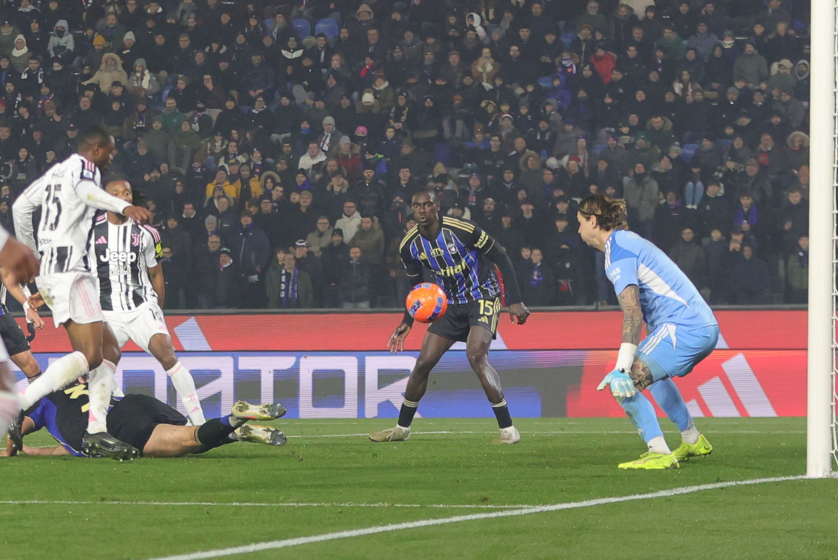 PISA, ITALY - DECEMBER 27: Pierre Kalulu of Juventus FC scores a goal during the Serie A match between Pisa SC and Juventus FC at Arena Garibaldi on December 27, 2025 in Pisa, Italy. (Photo by Gabriele Maltinti/Getty Images)