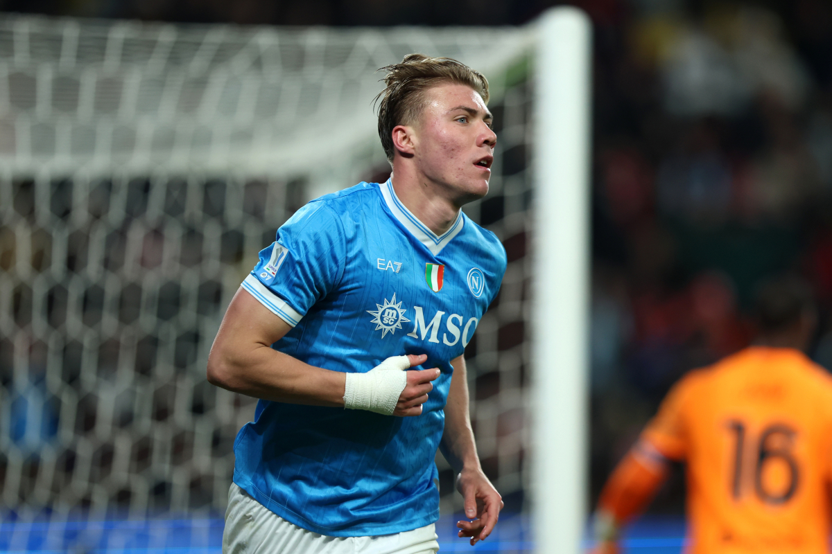 RIYADH, SAUDI ARABIA - DECEMBER 18: Rasmus Hojlund of SSC Napoli celebrates scoring his team's second goal during the Supercoppa Italiana Semi-Final match between SSC Napoli and AC Milan at King Saud University Stadium on December 18, 2025 in Riyadh, Saudi Arabia. (Photo by Yasser Bakhsh/Getty Images)