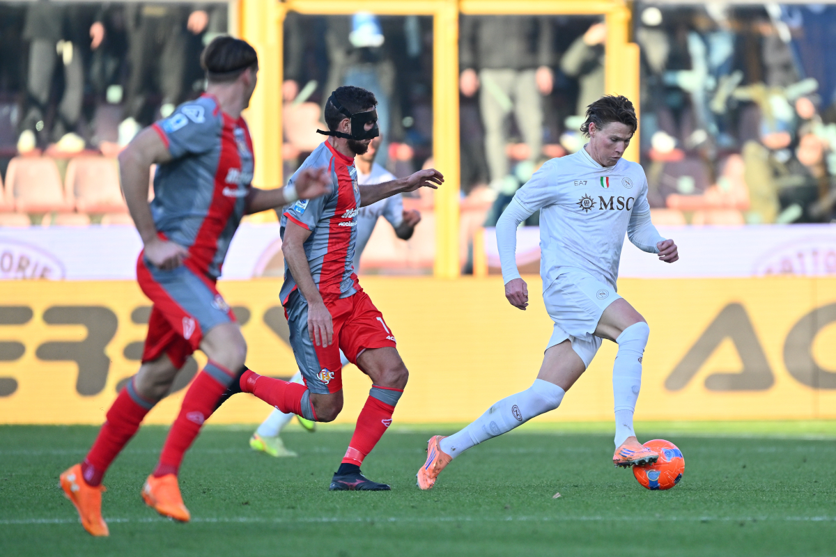CREMONA, ITALY - DECEMBER 28: Scott McTominay of SSC Napoli in action during the Serie A match between US Cremonese and SSC Napoli at Stadio Giovanni Zini on December 28, 2025 in Cremona, Italy. (Photo by Marco M. Mantovani/Getty Images)