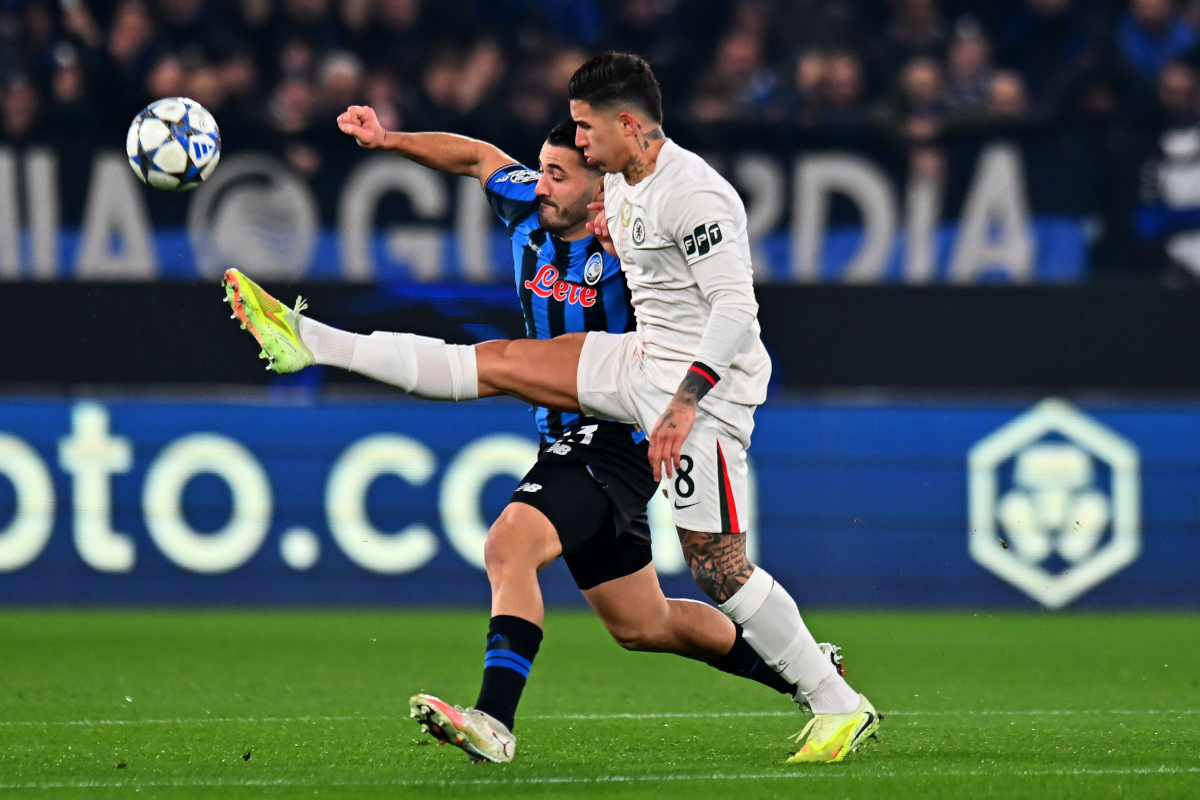 BERGAMO, ITALY - DECEMBER 09: Enzo Fernández of Chelsea competes for the ball with Sead Kolasinac of Atalanta BC during the UEFA Champions League 2025/26 League Phase MD6 match between Atalanta BC and Chelsea FC at Stadio di Bergamo on December 09, 2025 in Bergamo, Italy. (Photo by Alessandro Sabattini/Getty Images)