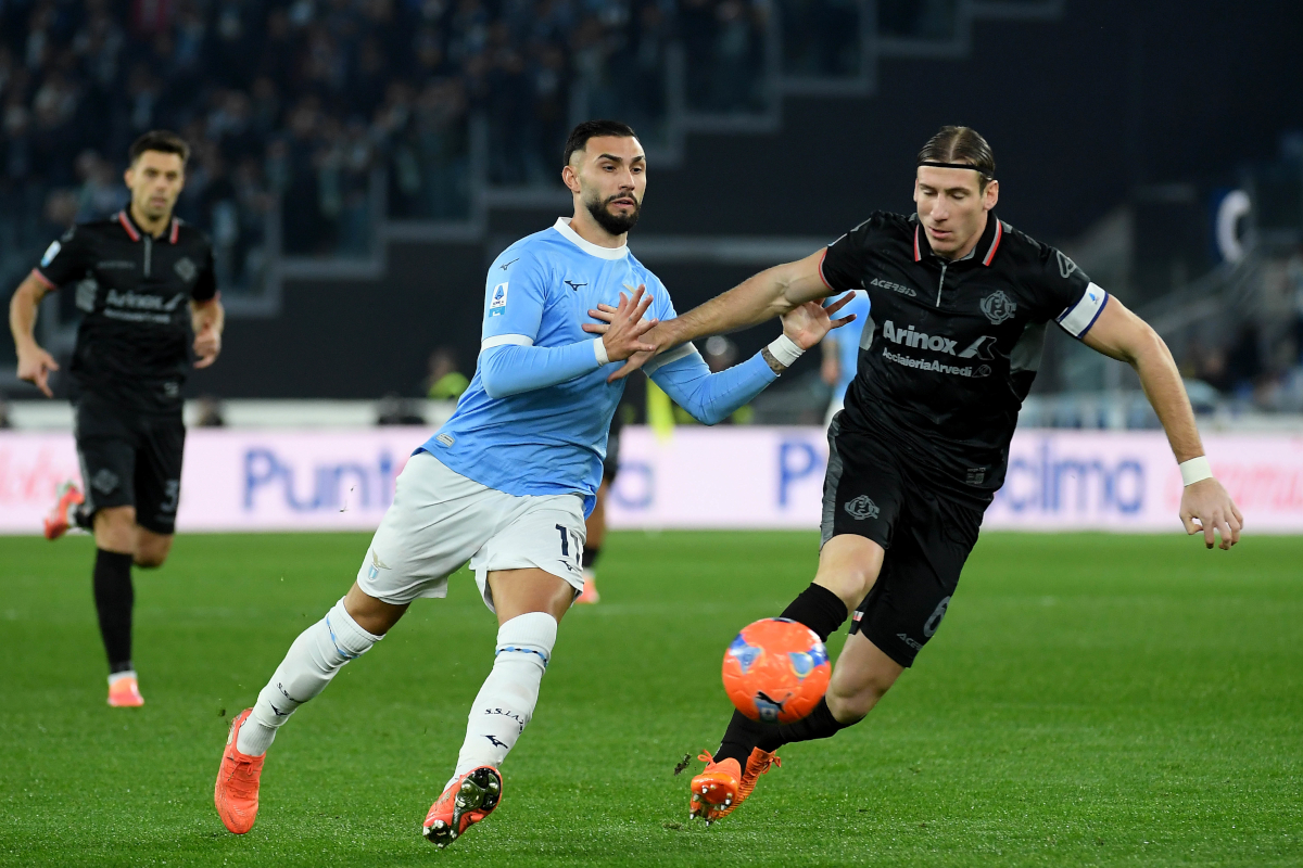 ROME, ITALY - DECEMBER 20: Valentin Castellanos of SS Lazio compete for the ball with Federico Baschirotto of US Cremonese during the Serie A match between SS Lazio and US Cremonese at Stadio Olimpico on December 20, 2025 in Rome, Italy. (Photo by Marco Rosi - SS Lazio/Getty Images)