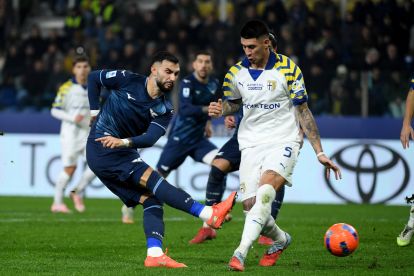 PARMA, ITALY - DECEMBER 13: Valentin Castellanos of SS Lazio kiks the ball during the Serie A match between Parma Calcio 1913 and SS Lazio at Stadio Ennio Tardini on December 13, 2025 in Parma, Italy. (Photo by Marco Rosi - SS Lazio/Getty Images)