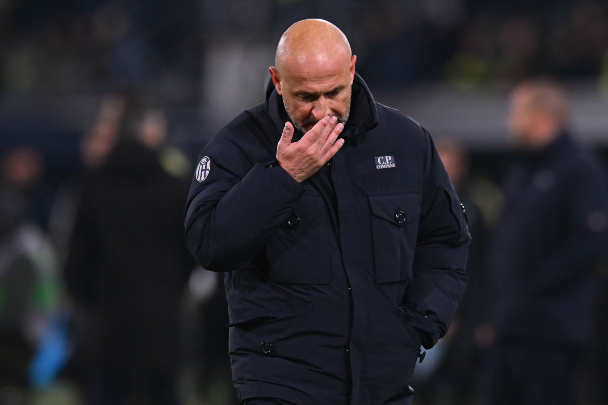 BOLOGNA, ITALY - DECEMBER 14: Vincenzo Italiano, Head Coach of Bologna, reacts as he leaves the dugout at half-time during the Serie A match between Bologna FC 1909 and Juventus FC at Renato Dall'Ara Stadium on December 14, 2025 in Bologna, Italy. (Photo by Alessandro Sabattini/Getty Images)