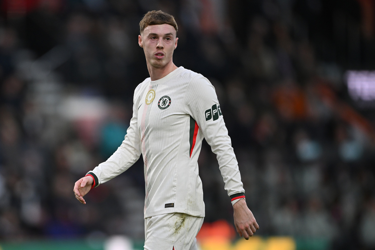 BOURNEMOUTH, ENGLAND - DECEMBER 06: Cole Palmer of Chelsea looks on during the Premier League match between Bournemouth and Chelsea at Vitality Stadium on December 06, 2025 in Bournemouth, England. (Photo by Mike Hewitt/Getty Images)