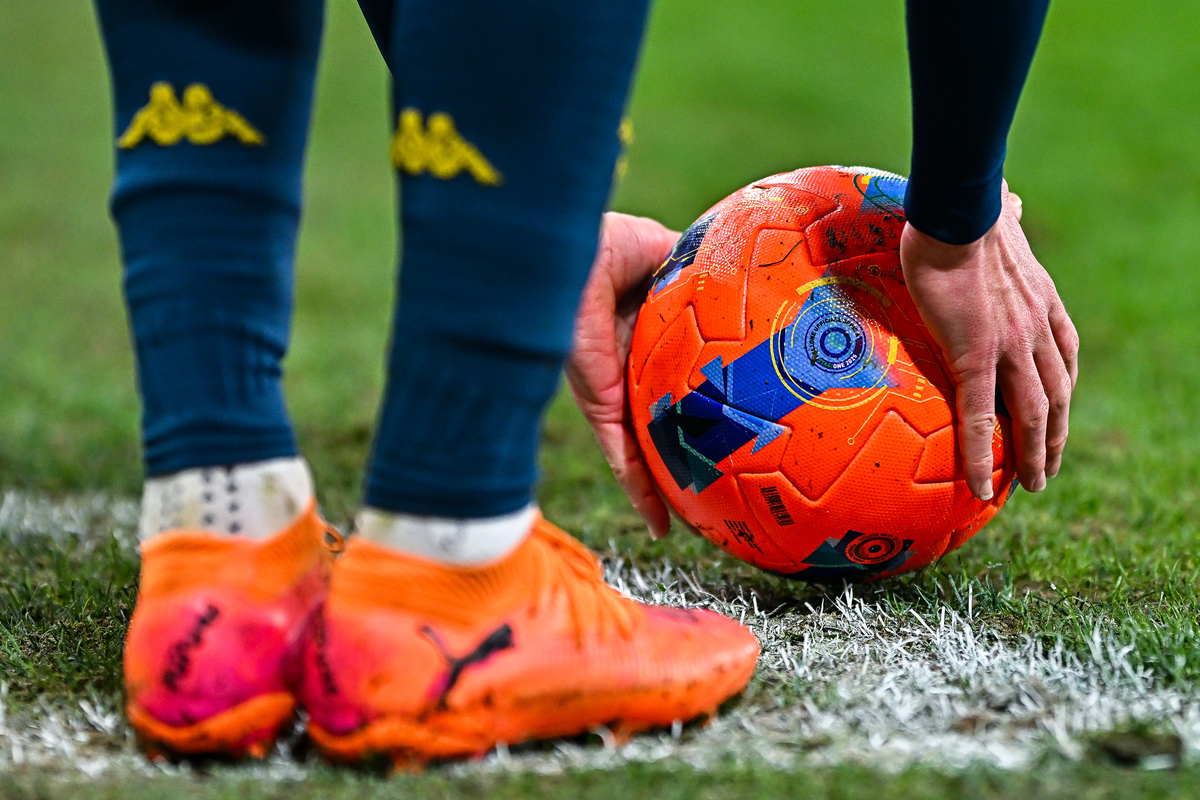GENOA, ITALY - DECEMBER 14: Aaron Martin of Genoa holds the ball during the Serie A match between Genoa CFC and FC Internazionale at Luigi Ferraris Stadium on December 14, 2025 in Genoa, Italy. (Photo by Simone Arveda/Getty Images)