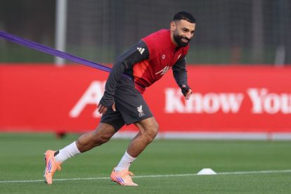 KIRKBY, ENGLAND - DECEMBER 08: Mo Salah of Liverpool FC warms up during a training session at AXA Training Centre on December 08, 2025 in Kirkby, England. (Photo by Lewis Storey/Getty Images)