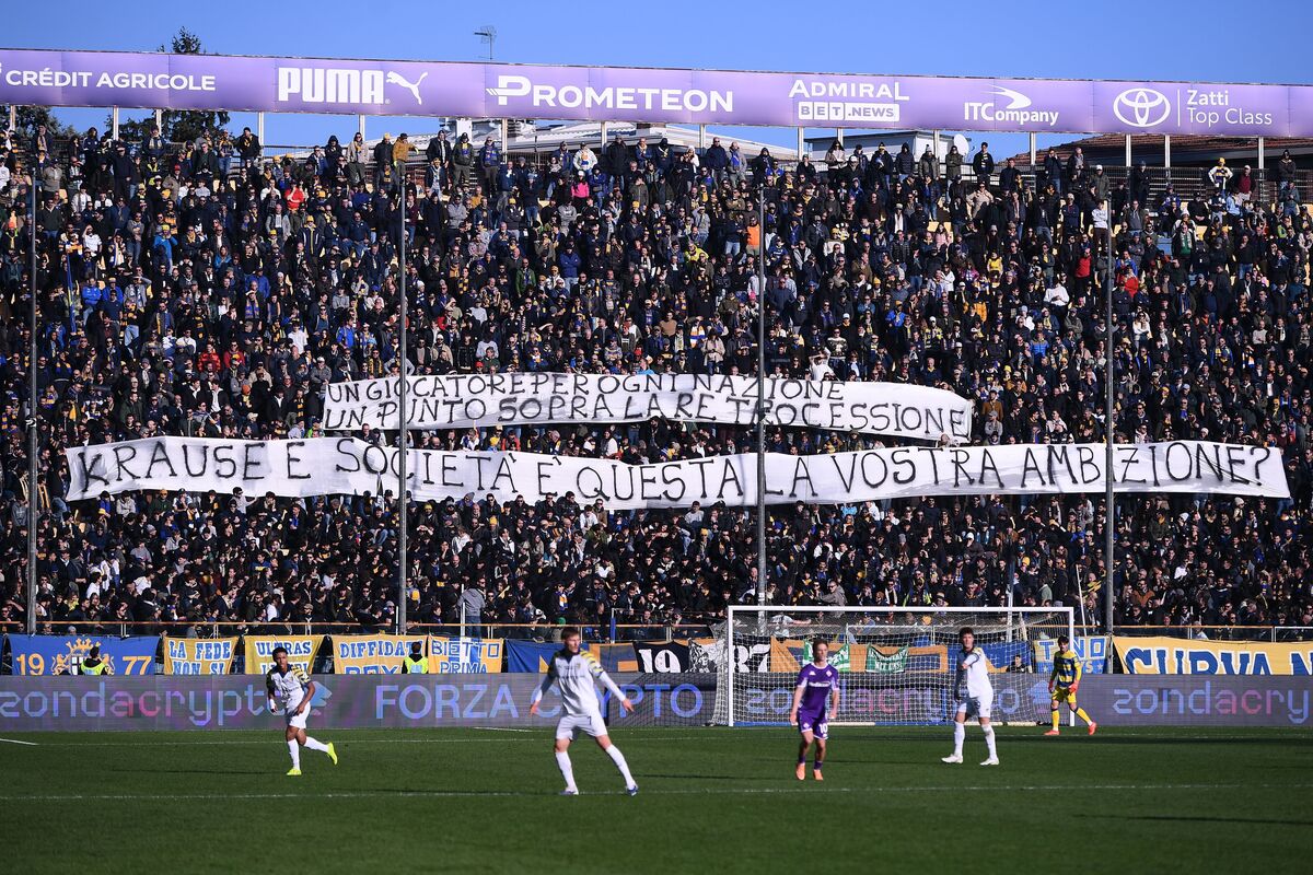 PARMA, ITALY - DECEMBER 27: Fans of Parma Calcio during the Serie A match between Parma Calcio 1913 and ACF Fiorentina at Stadio Ennio Tardini on December 27, 2025 in Parma, Italy. (Photo by Alessandro Sabattini/Getty Images)