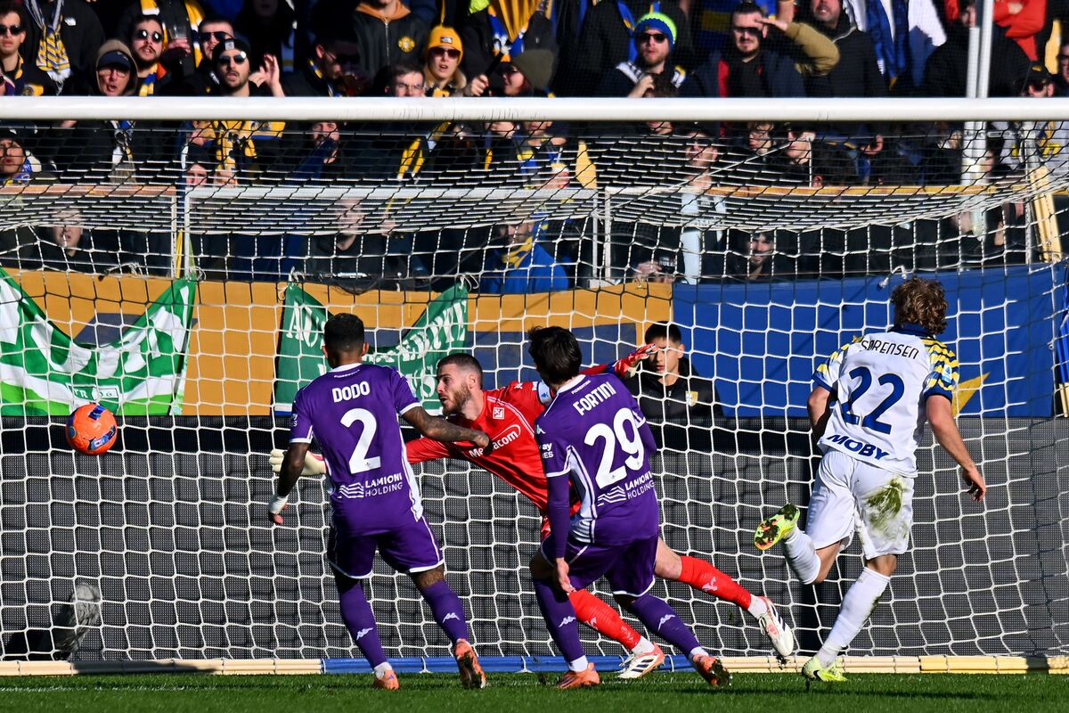 PARMA, ITALY - DECEMBER 27:  Oliver Sorensen of Parma Calcio  scores the opening goal during the Serie A match between Parma Calcio 1913 and ACF Fiorentina at Stadio Ennio Tardini on December 27, 2025 in Parma, Italy. (Photo by Alessandro Sabattini/Getty Images)