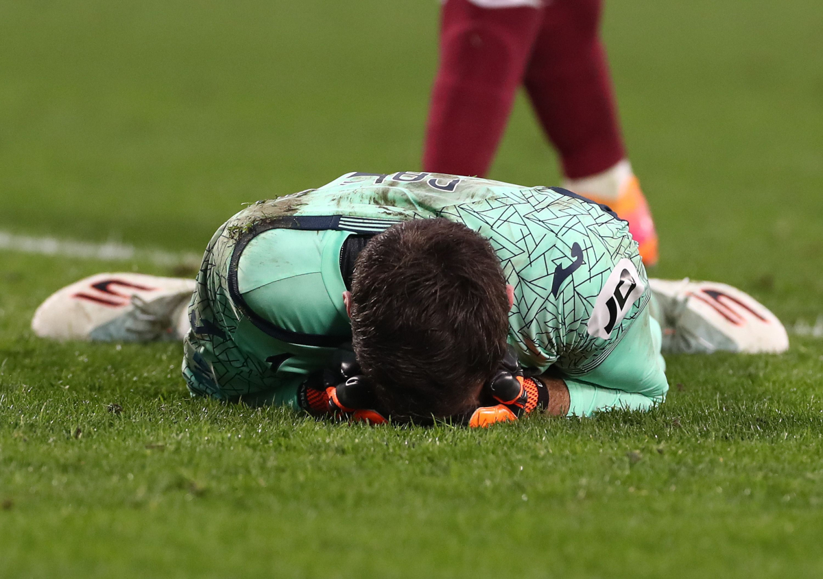 COMO, ITALY - JANUARY 24: Alberto Paleari of Torino FC reacts during the Serie A match between Como 1907 and Torino FC at Giuseppe Sinigaglia Stadium on January 24, 2026 in Como, Italy. (Photo by Marco Luzzani/Getty Images)