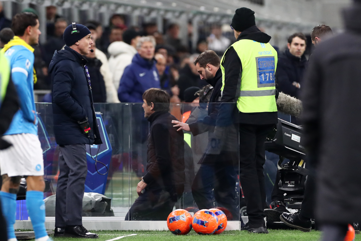 MILAN, ITALY - JANUARY 11: Antonio Conte, Head Coach of SSC Napoli is taken down the tunnel after being shown a red card during the Serie A match between FC Internazionale and SSC Napoli at Giuseppe Meazza Stadium on January 11, 2026 in Milan, Italy. (Photo by Marco Luzzani/Getty Images)