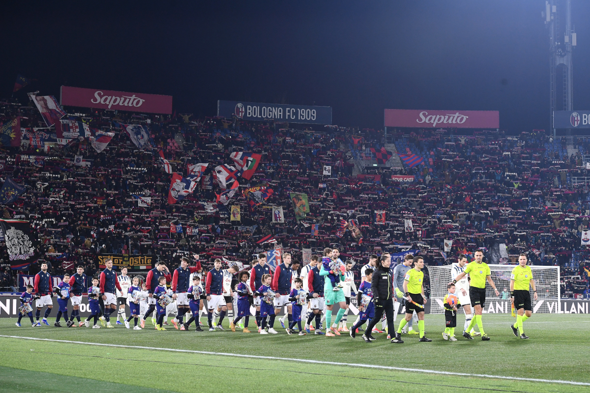 BOLOGNA, ITALY - JANUARY 07: Bologna and Atalanta players walk out prior to the Serie A match between Bologna FC 1909 and Atalanta BC at Renato Dall'Ara Stadium on January 07, 2026 in Bologna, Italy. (Photo by Alessandro Sabattini/Getty Images)
